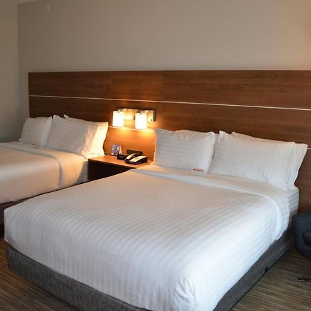 Holiday Inn Express & Suites - Charlotte Ne - University Area, An Ihg Hotel Eksteriør billede