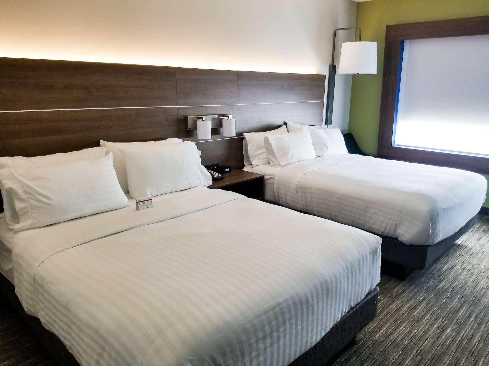 Holiday Inn Express & Suites - Charlotte Ne - University Area, An Ihg Hotel Eksteriør billede