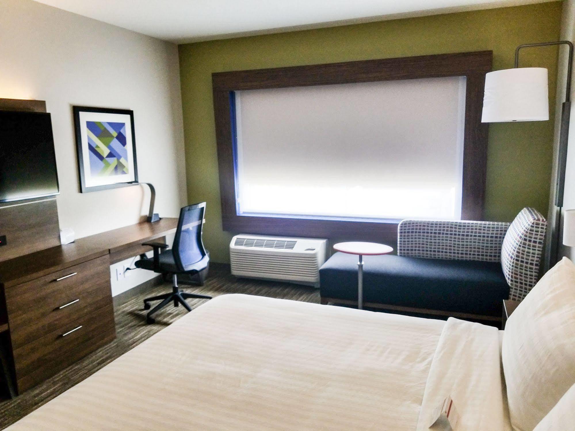 Holiday Inn Express & Suites - Charlotte Ne - University Area, An Ihg Hotel Eksteriør billede