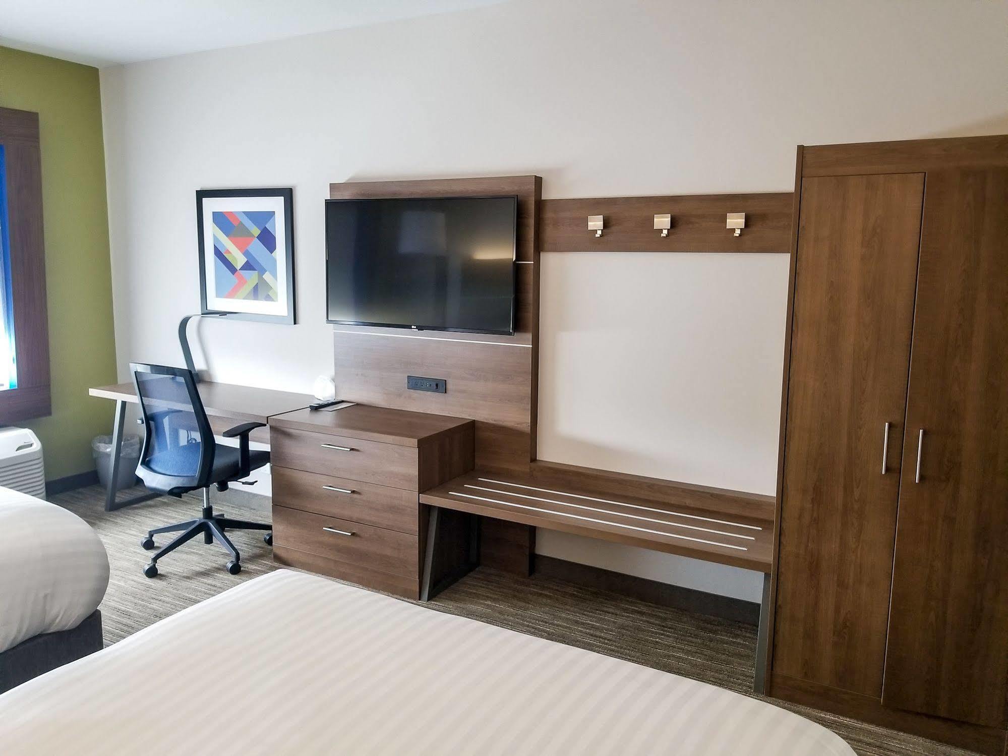 Holiday Inn Express & Suites - Charlotte Ne - University Area, An Ihg Hotel Eksteriør billede