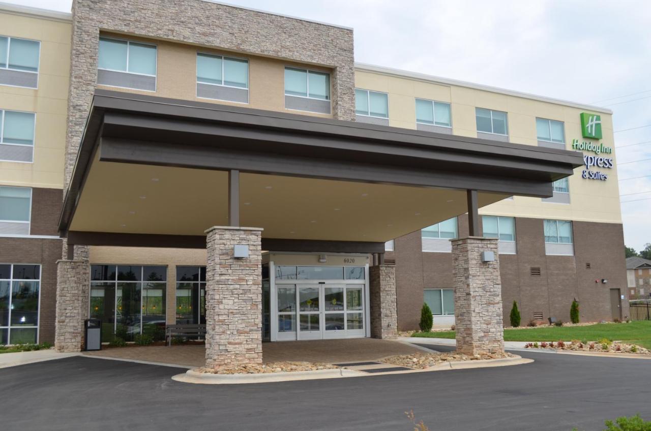 Holiday Inn Express & Suites - Charlotte Ne - University Area, An Ihg Hotel Eksteriør billede