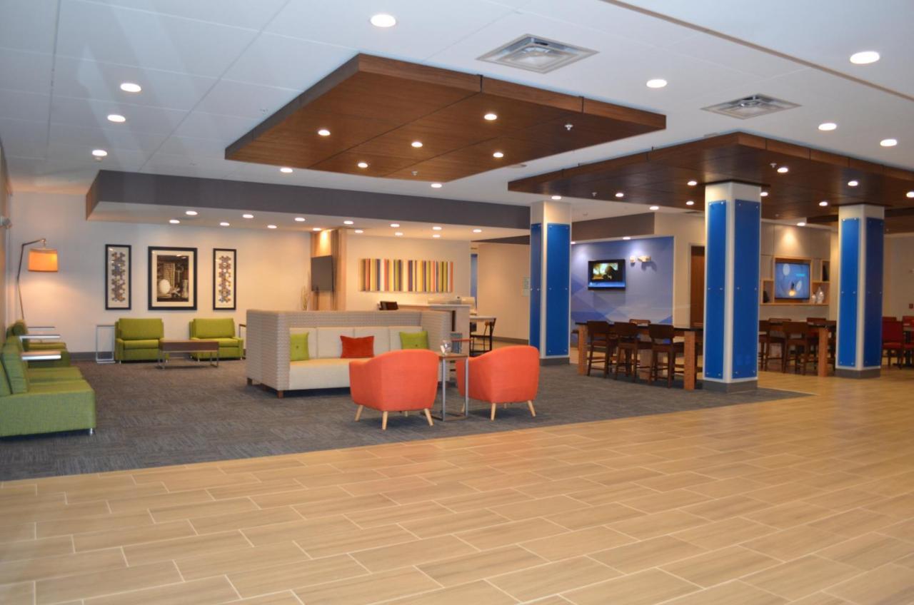 Holiday Inn Express & Suites - Charlotte Ne - University Area, An Ihg Hotel Eksteriør billede