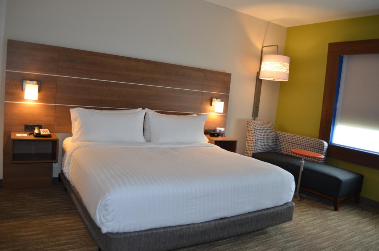 Holiday Inn Express & Suites - Charlotte Ne - University Area, An Ihg Hotel Eksteriør billede