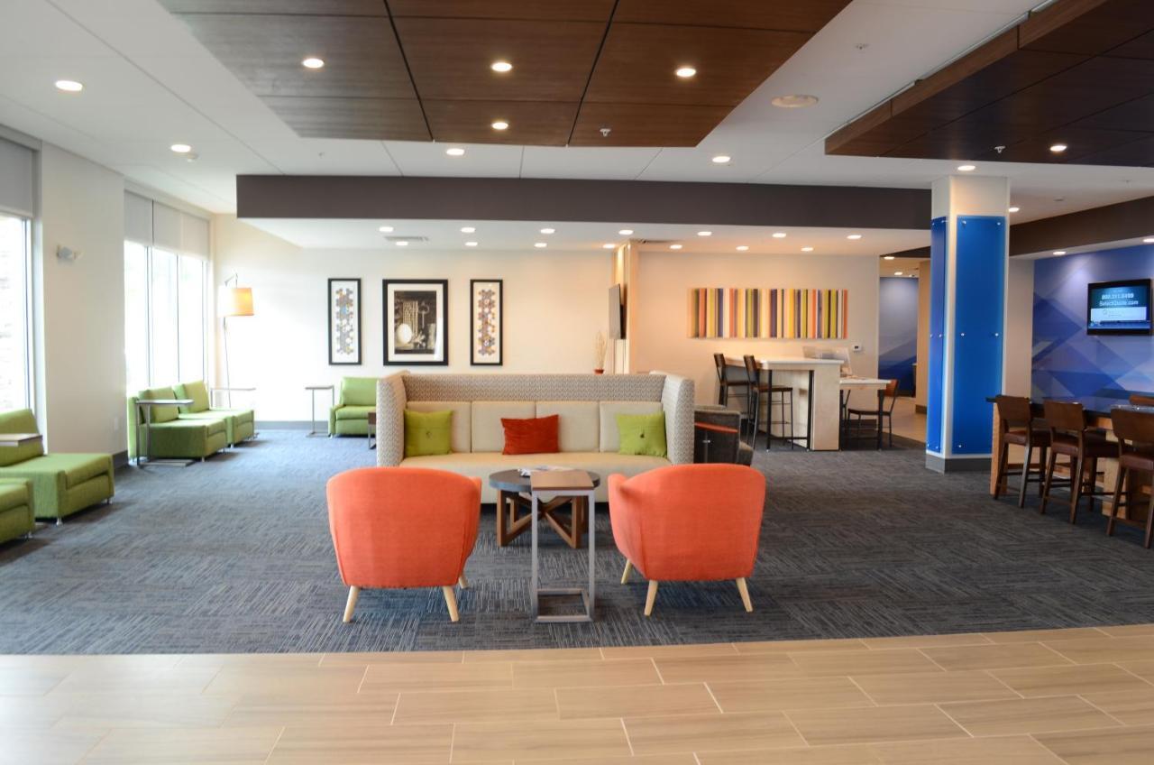 Holiday Inn Express & Suites - Charlotte Ne - University Area, An Ihg Hotel Eksteriør billede